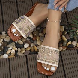 Slippers New flat bottomed mesh flip flops for women with sequined sequins lightweight cool slippers slippers T240220