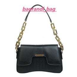 Simple And Elegant Commuter Chain Underarm Bag Autumn Winter New Single Shoulder Small Square Womens Fashionable Bags