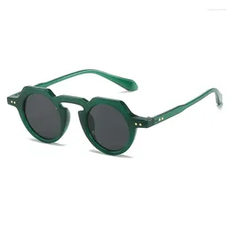Sunglasses Ins Fashion Small Round Women Retro Rivets Decoration Shades Eyeglasses UV400 Men Clear Lens Sun Glasses 2024