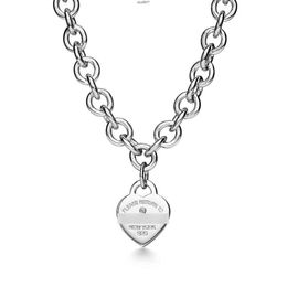 Zdc6 Pendant Necklaces Designer High Quality t Family Seiko Pendant New Beads Ot Love Necklace with Diamond Sweater Chain Net Hot Pendant