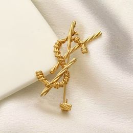 Luxury Women Men Designer Brand Letter Brooches Gold Plated Stainless Steel Wedding Jewelry Brooch Pin Suit Pins Marry Christmas Party Gift