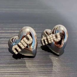 Miu Love Heart Shaped High Grade Cool Style New Miao Earrings Versatile Embedding with Pearlsbb 2024