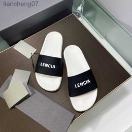 Slippers 2024 Fashion slipper sliders Paris slides sandals slippers for men women Hot Designer unisex Pool beach flip flops 2402013