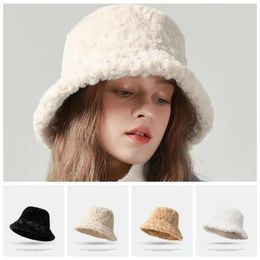 Berets Autumn And Winter Women's Models Bucket Hat Thick Warm Fisherman Fashion Sweet Cute Plush Panama