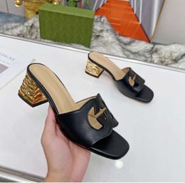 Womens Summer Slipper G Slides Ladies Slippers Brand Designer Sandals Flat Heel Fashion Versatile Leather Casual Comfort Flip Flop Designer Slippers12