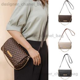 Totes Women Bag Handbags 2023 Summer New Trend With Shoulder Crossbody Strap Chains Top Handle Fashion Luxury Small Leather Clutch Hot T240220