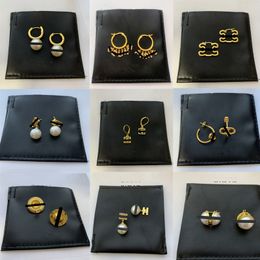 2024 Neue 20 Stile Cel Ohrstolder-Designer Ohrringe Doppelbuchstaben Perlen 18K Gold-Plating CZ Paris Mode Ohrring für Frauen Hochzeit Schmuck Geschenkgroßhandel Großhandel