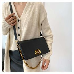 New Fashion Underarm Small Square Versatile Western Style Chain Texture Handheld Stick 2023 Internet Red Crossbody Bag 75% factory direct sales