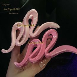 Hair Clips Barrettes Dopamine Personalised Hair Scratch Large Net Red Clip Female Back Head Spoon Pan Hair Simple And Advanced Shark Clip Headwear Hair Accessories