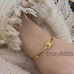 Original Designer Women Letter Bracelets Elegant Love 18k Gold Bangles Engrave Bracelet Fashion Jewelry Lady Party 39RS