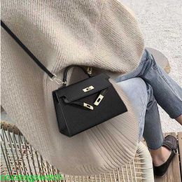 Ky Leather Handbag Trusted Luxury Womens Bags Hong Kong Purchasing Agency Genuine Leather Mini Ky Bag for Womens 2024 New Highend Texture Niche Crossbo with LOGO HB1H