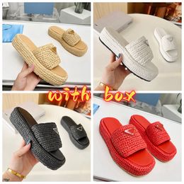 2024 Designer CROCHET PLATFORM SLIDES Womens Raffia Slipper Metal Triangle Logo Luxurys Summer Pool Platform Sandal For Laides weave Slip-on Mules