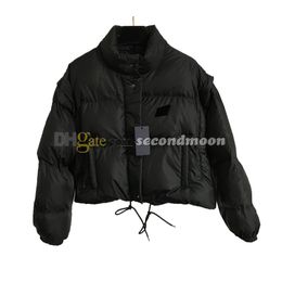 Womens Fashion Short Jackets Designer Metal Badge Coat Detachable Sleeve Cotton Outerwear Winter Warm Windproof Jacket