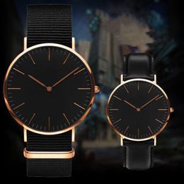 Selling Brand Mens Womens Watch 36mm 40mm Quartz Leather Nylon Casual Sports Watches Montre De Luxe222q