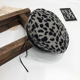 Berets Leopard Beret For Women In Autumn And Winter Simple Literature Art Retro Artist Hat Korean Casual PU Leather Brim Beanie