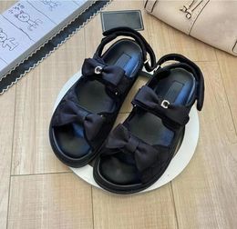 Sandals High Quality Cowhide Sandal Designer Beach dad Sandals Color Flats Shoes Womens Leisure shoes Designer Outdoor Sandals 240412IED0