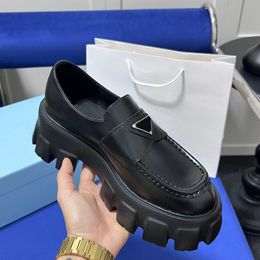 2023 Designer Shoe Men Women Casual Monolith Black Leather Shoes Increase Platform Sneakers Cloudbust Classic Patent Matte Loafers Trainers