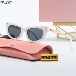 Miui sunglasses glasses designer cat eye ladies sunglasses Euro american trend Individuality stylish sunglasses Multi Colour option uv400 lunette de soleil femme