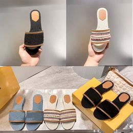 top Slippers sandals luxury shoes women Slippers hot outdoors sandals black white blue yellow sneakers 36-41 with box
