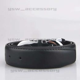 2024 Smooth Leather Belt Luxury Belts Designer for Men Big Buckle Male Chastity Top Fashion Mens Wholesale 106