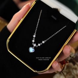 Necklaces 925 Sterling Silver Inlay White Zircon Imitation Moonstone Heart Pendant Necklace for Women Girl Light Luxury Party Jewellery