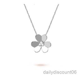 Man Woman Leaf Specifications 3 Pendant Clover Multiple Styles Rose Gold Sier Crystal Diamond Necklace Mini Small I2J5 Unisex