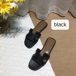 Slippers Designer slippers slides classic flat heel summer lazy fashion cartoon big head Rubber flip flops leather slippers womens shoes sexy sandals large Q240221