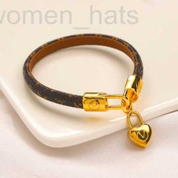 Bangle designer Popular High-end Bracelets Set Designer Jewellery Heart Bracelet European Brand leather Pendant Necklaces 18 Gold-plated Love Letter Family Gift UH8D