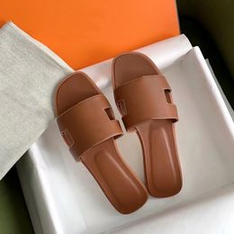 luxury Designers slide 2024 New Slipper size 35-46 fashion Casual Shoes beach flat Sliders sandal Leather Womens summer pool travel lady man sandale Mule With box lady