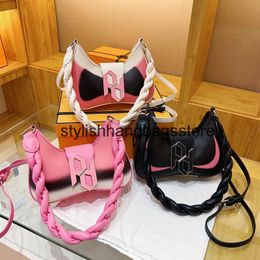 Shoulder Bags Womens Luxury Messenger Bag Fasion Designer Brand 2023New Color Contrast Ladies Soulder Bag Female Woven Strap Underarm PurseH24221