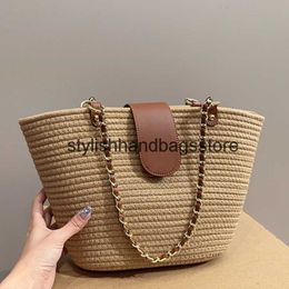 Beach Bags Womens Designer Fasion Beac Soulder Bag Personality Braid andbags Portable ig Quality Leater Temperament Woven WomenH24221