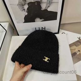 designer beanie hat Quality Fashion Cashmere Knitted cap Men women Caps Mask Fitted Unisex Classic Winter Casual Outdoor Fashion Hats NGDX