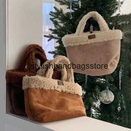 Totes Vintage Tote Bag For Women Luxury Designer andbags And Purse Double Sided Use 2023 New In Medium Imitation Lamb Wool Wrist BagsH24221