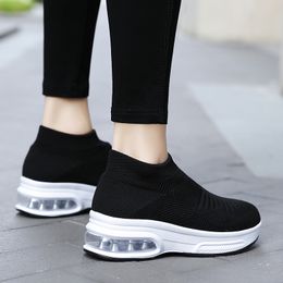 High Quality Fashion Men Women Cushion Running Shoes Breathable Designer Black Blue Grey Sneakers Trainers Sport Size 39-45 W-008