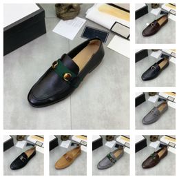 Mens Party Shoes For Men Coiffeur Wedding Shoes Men Elegant Italian Brand Patent Leather Dress Shoes Men Formal Sepatu Slip On Pria