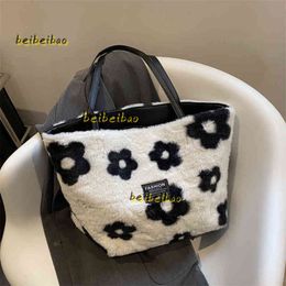 Evening Bags Autumn and Winter Plush Large Capacity Bag Womens 2024 New Trend Fashion Leisure Portable One Shoulder Tote Bag