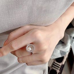 Cluster Rings Exquisite And Cool Style Light Luxury Treasure Trove Dynamic Small Pearl Ring For Women Gift Giving Party Wearing Jewelry