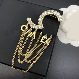 Letter Tassel Chain Retro Brooch Desigener Vintage Palace Brooch Luxury Set With Diamonds Womens Fashion Classic Letter Pendant Brooches Suit Decoration Pins