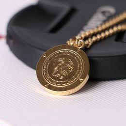 Luxury Designer Round Coin Pendant Necklace Circle Stainless Steel Silver 15k Gold Hip Hop Rock Necklaces Party Sport Jewelry Men 60cm Chains