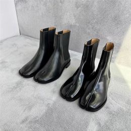 Martin Mm6 New Style Women Men Ankle Tabi Black Boots Outdoor Travel Fashion Walk Walk Gift Guida in pelle Spazio di punta Spacchi di lusso Scarpe casual Designer Luxury Scarpe