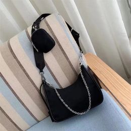 Lüks Moda Tasarımcı Çantası En Kaliteli Kadınlar Erkekler Seyahat Crossbody Siyah Naylon Deri Messenger Debriyaj Çanta 3 Parça Çanta Zinciri Omuz Satchel Pochette Çanta