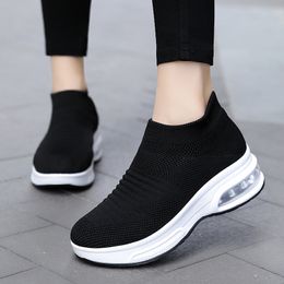 High Quality Fashion Men Women Cushion Running Shoes Breathable Designer Black Blue Grey Sneakers Trainers Sport Size 39-45 W-005