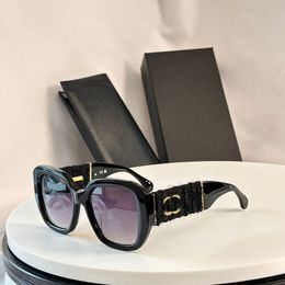 Modische Designer-Sonnenbrille für Damen, luxuriöse Brille mit rechteckigem Rahmen für Damen, helle dekorative Brille mit Originalverpackungsbox 5512-A