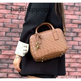 Bag Women Purse Bags Vbottega 2024 Getaway Totes New Trendy Hardware Leather Woven Single Shoulder Crossbody Carrying Cloud Soft Designer Small Square 7GBP