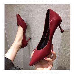 New Women's Shoes on Heels Elegant Medium High Heeled Ladies Pointed Toe 5cm Bury Fashion Pumps for Woman Office Black Beige