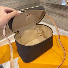 Lady Cosmetic Bags Fashion Makeup Bag Women Designers Handbag Travel Pouch Ladies Purses High Quality Organizador Toiletry Bag