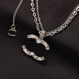 Diamond Neckalce Designer Pendants Brand Letter Necklaces 18k Gold Plated Triangle Pendant Stainless Steel Neckalce Chains Men Womens Wedding Jewelry Gifts