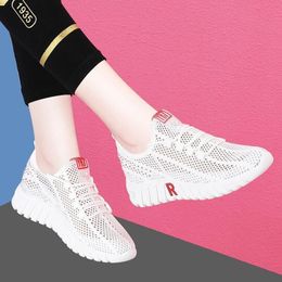 classic running shoes for women mesh designer shoes breathable and comfortable womens trainers outdoor sports hiking casual sneakers