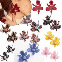 Back Amybaby Fashion Lily Flower Crystal Resin Womens Beautiful Clip Earring Enamelled Glaze Jewelry for Party