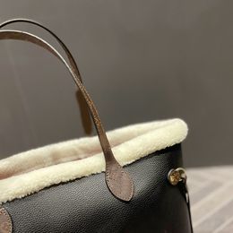 Bayan Siyah Tasarımcı Omuz Çantası Kadın Altın Zinciri Klasik Çantalar Vintage Deri Çanta Debriyaj Lüks Erkek Tote Satchel Büyük El Çantası İki